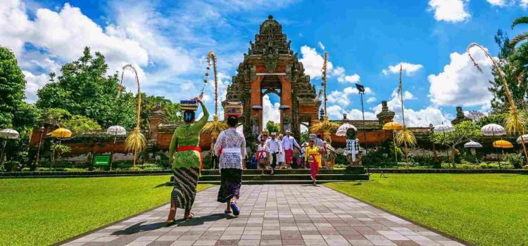 Balinese Etiquette: What Long-Term Visitors Should Know