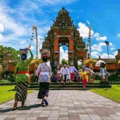 Balinese Etiquette: What Long-Term Visitors Should Know
