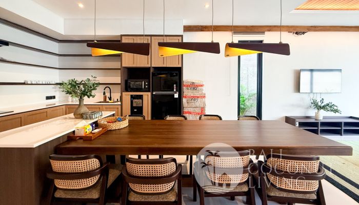 Villa Nadira Corner Slider