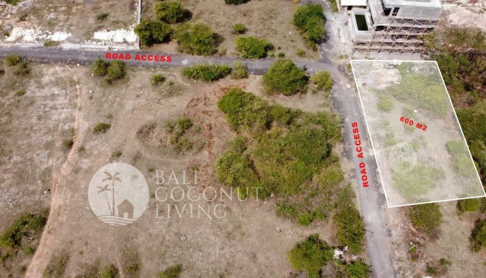 For sale 600 sqm land Slider