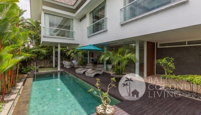 Villa Pine Tree Slider