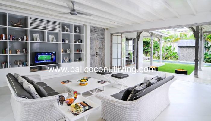 Villa Colonial Slider