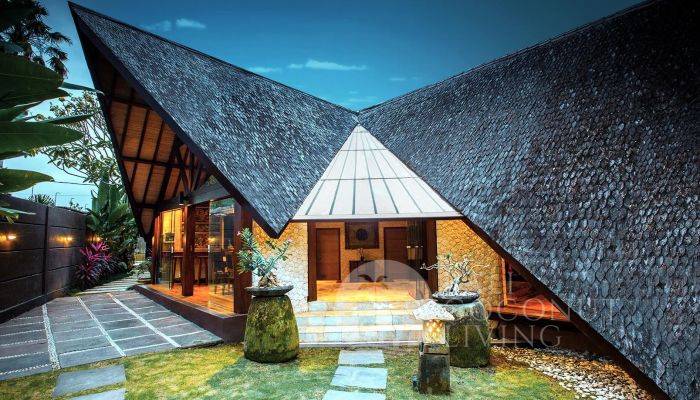 Villa Alphard Slider