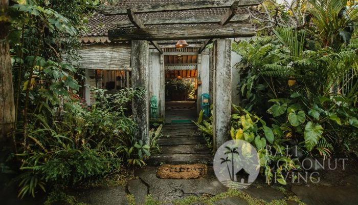 The Vintage House Slider