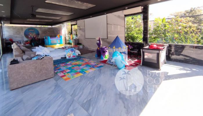 Sandy Beach Villa Slider