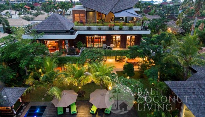 Villa Almeria Slider