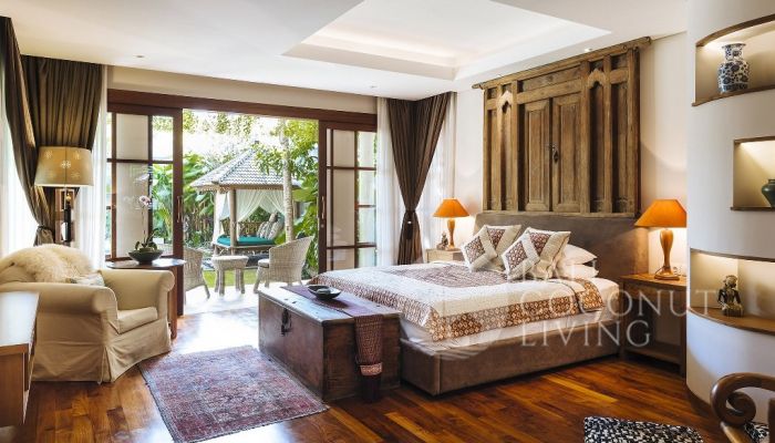 Villa Almeria Slider