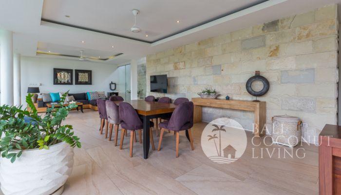 Villa Pine Tree Slider