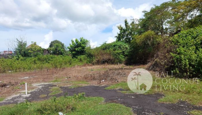 For sale 600 sqm land Slider