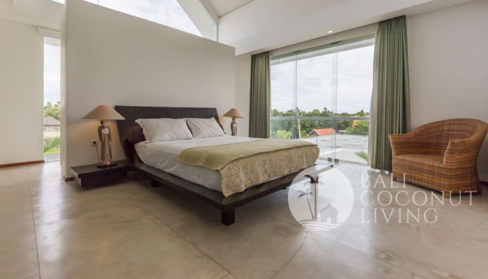 Villa Pine Tree Slider