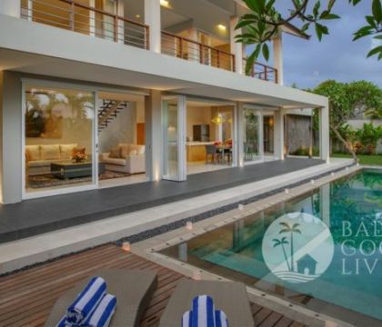 Bee Balm Villa 2