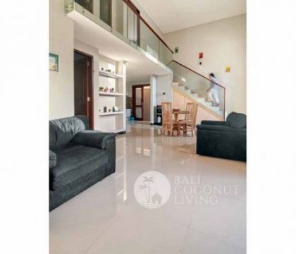 Villa Positive