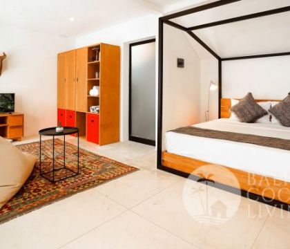 United Apartment