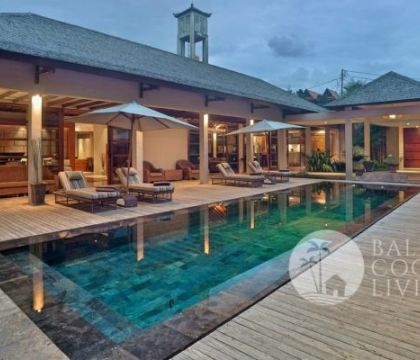 Bee Balm Villa