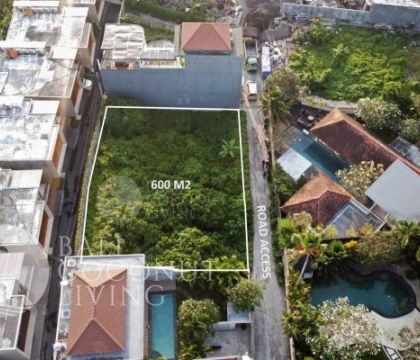 600 Sqm land, For sale