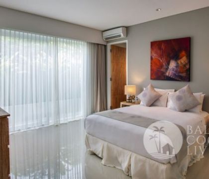 Bee Balm Villa 2