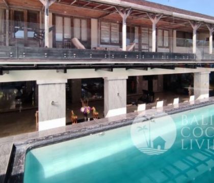 Sandy Beach Villa