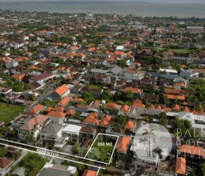 LAND FOR SALE LEASEHOLD 350 SQM  IN FAMOUS BERAWA AREA