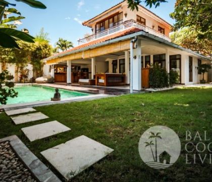 The Holiday Villa
