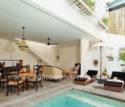 Villa bronze white