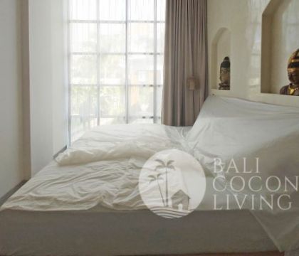 Villa Tales 1
