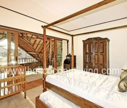 Golden Fish Villa