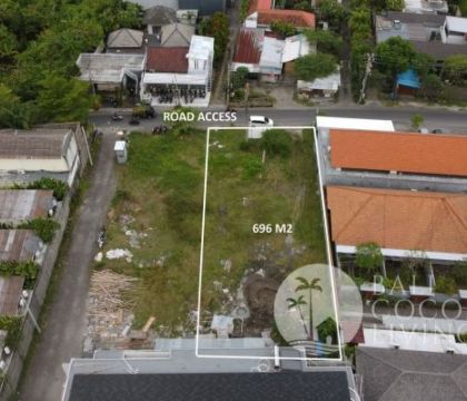 696 Sqm land, For sale