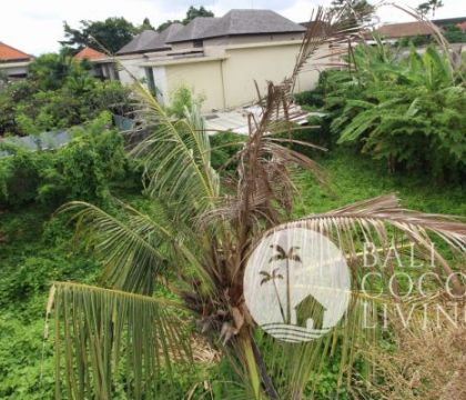 Land for sale 3,6 are 