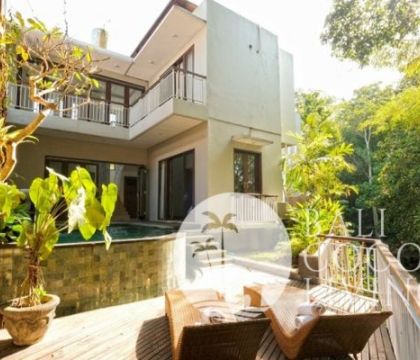 Omnia Villa