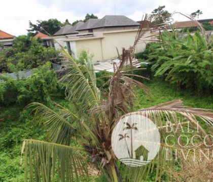 Land for sale 3,6 are 