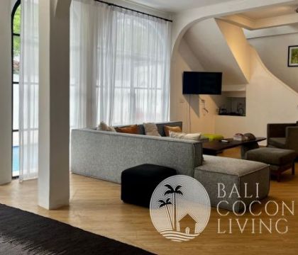 Villa Royal White