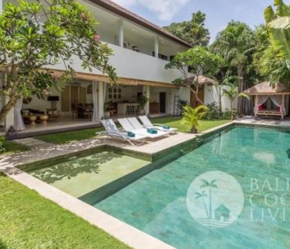 Bluestar Flower Villa