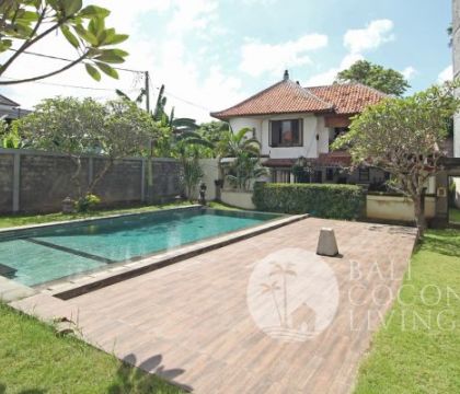 Rumah Kayu Bunga