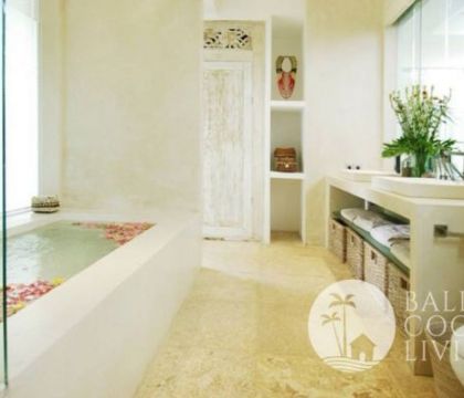 Villa Namiya