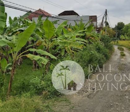 For sale, 10,15 are Land