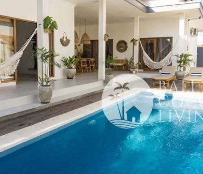 Villa West