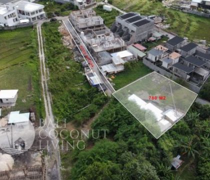 780 m2 Land For Sale 