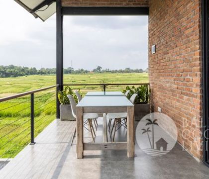 Villa Anomali
