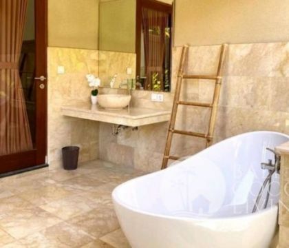 Villa Awan Biru