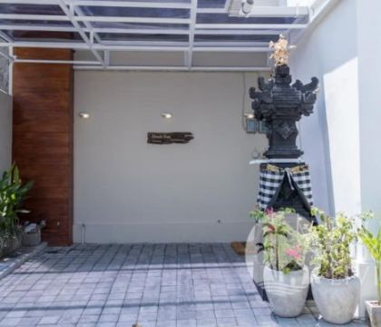 Nino Residence
