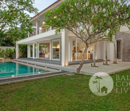 Bee Balm Villa 2