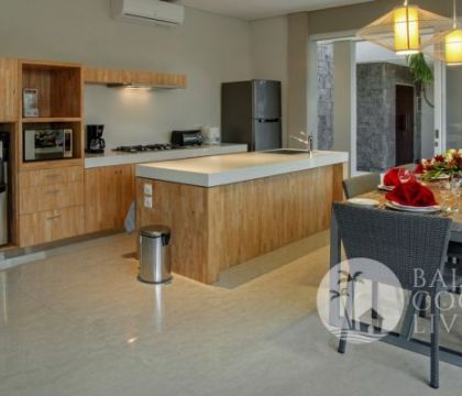 Bee Balm Villa 2