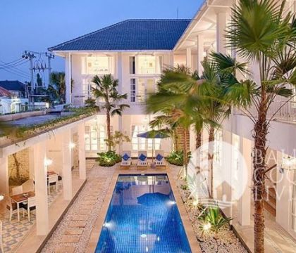 The Colonial Residence