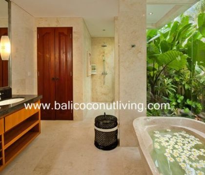 Villa Tepi Pantai