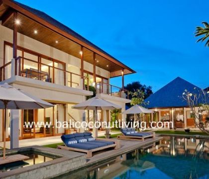 Villa Tepi Pantai