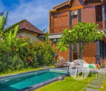 Alvaro Residence