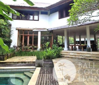 Villa Tebing