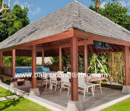 Villa Tepi Pantai