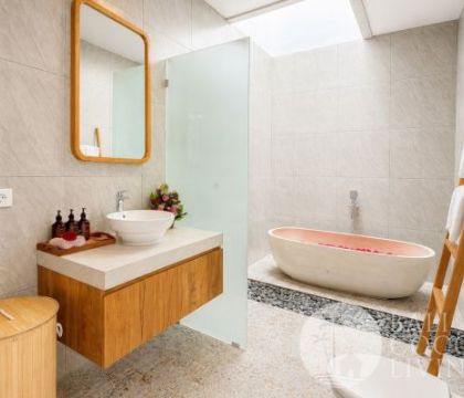 Villa Kisah Modern C