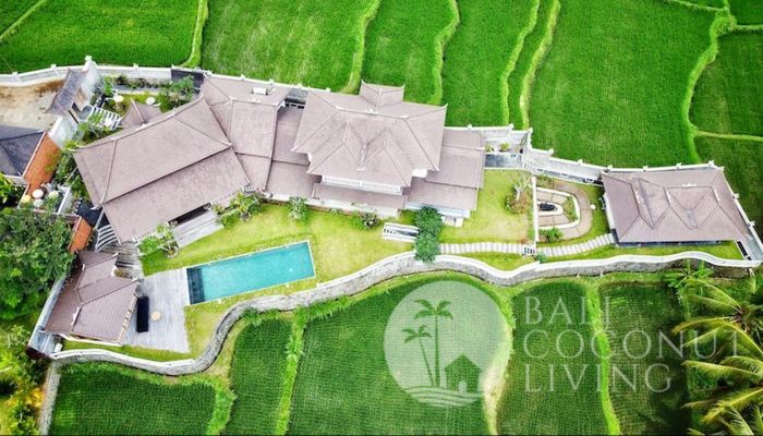 Villa Batik Biru Slider